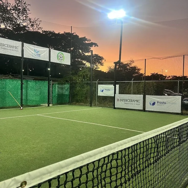 padel center la villa p52 0297 1 768x768